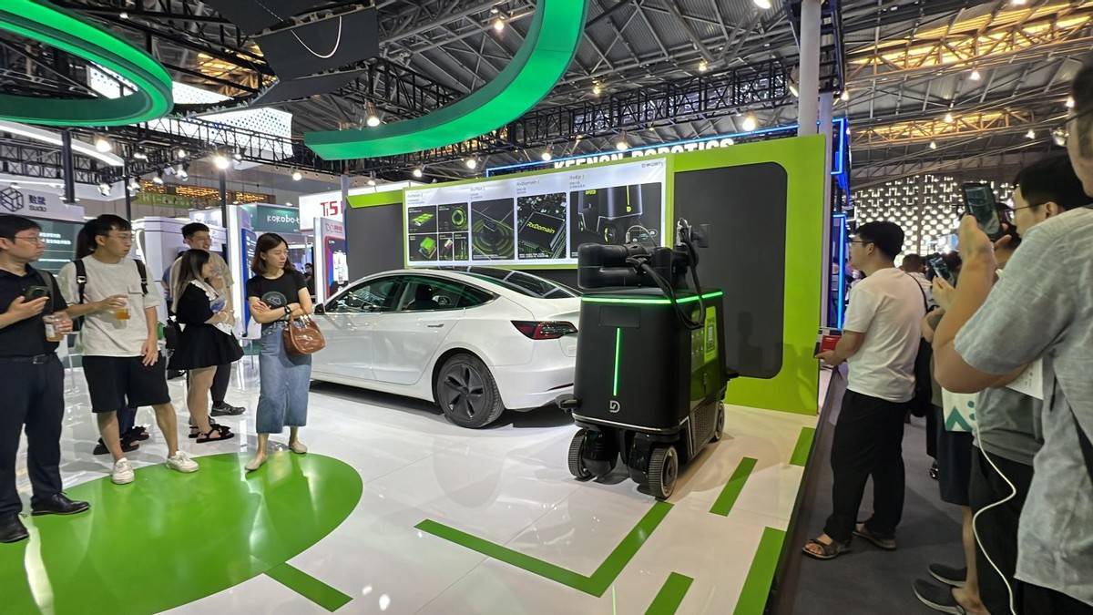 MPS首秀世界人工智能大会 黑马原力G60小黑打造超充AI空间