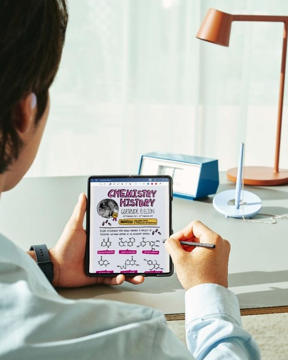 三星推出全新折叠屏旗舰Galaxy Z Fold5，引领高端手机新趋势