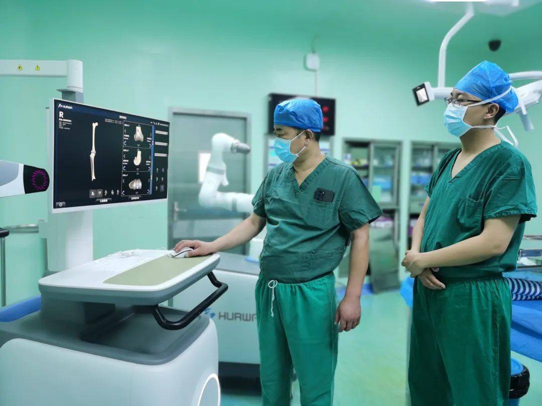 中卫市人民医院成功完成中卫地区首例机器人辅助关节置换术