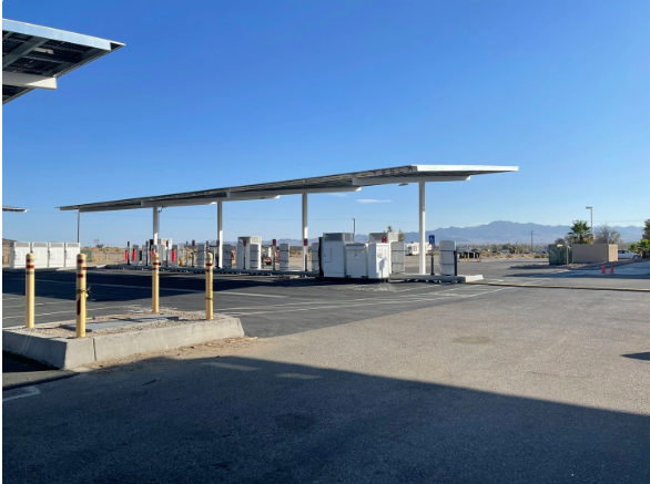 特斯拉斩获意外收获！贝克附近开设半挂卡车和皮卡充电站