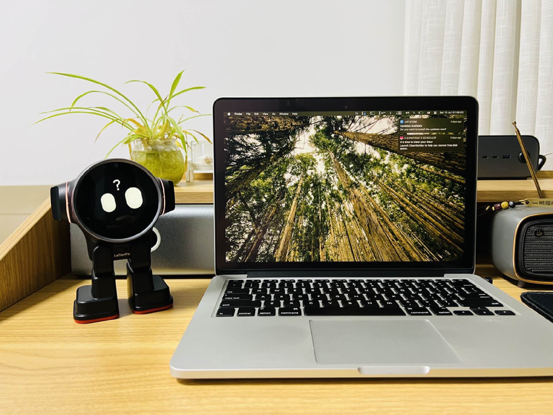 乐天派AI桌面机器人提供的正能量情绪价值直接拉满,妥妥的治愈系