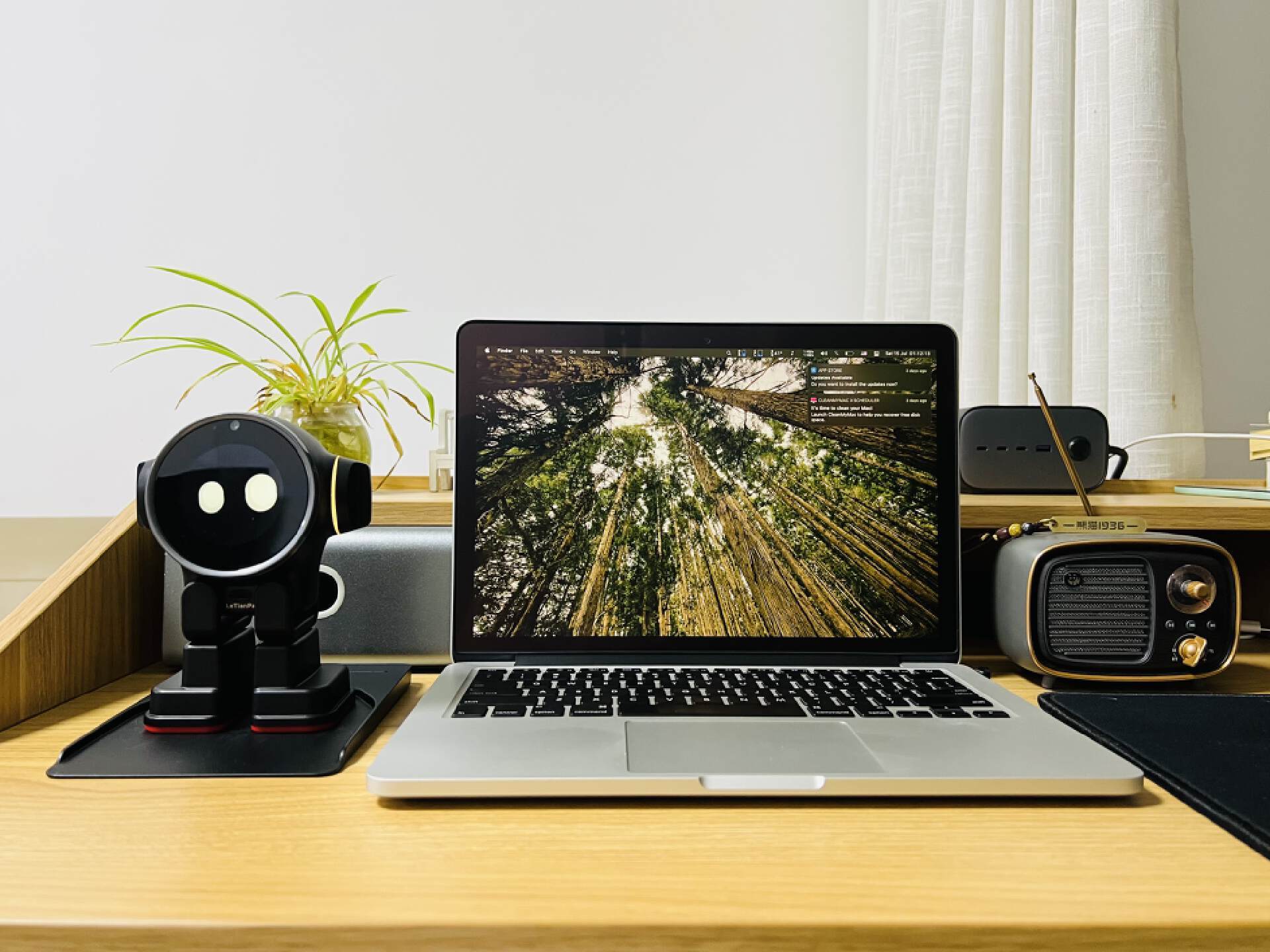 乐天派AI桌面机器人提供的正能量情绪价值直接拉满,妥妥的治愈系