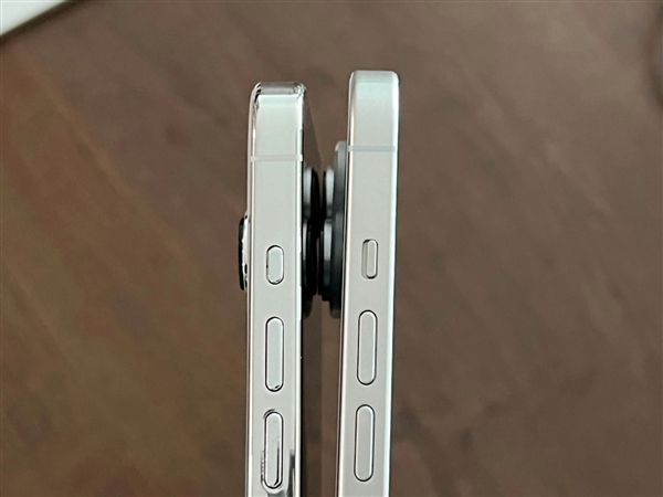 iPhone 15 Pro系列:Action按钮登场,静音拨片告别!