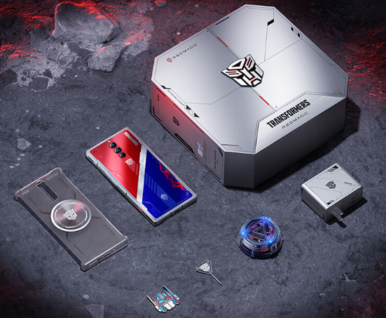 红魔8Pro+变形金刚领袖版限量典藏，销售创新高！（30字）