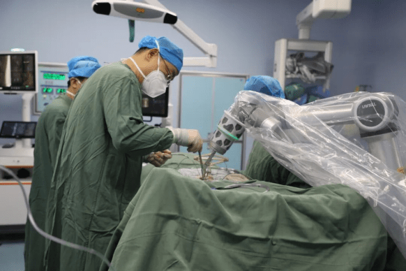 宝鸡市中心医院融合OLIF和骨科手术机器人微创技术，让腰椎退变患者受益