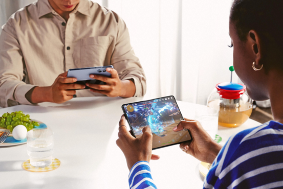 重塑手机体验:三星Galaxy Z Fold5带来轻薄设计和沉浸式大屏幻境