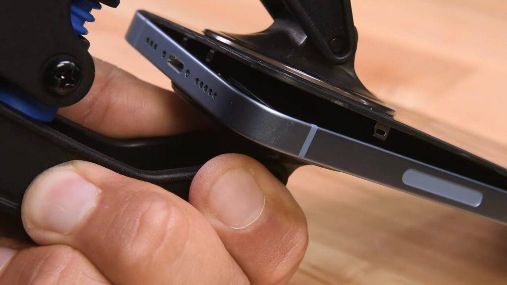 iPhone 15 Pro内部将重新设计维修成本有望降低