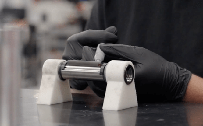 令人震惊的特斯拉机器人