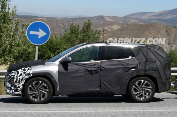 路测照片曝光：现代汽车改款途胜细节初现