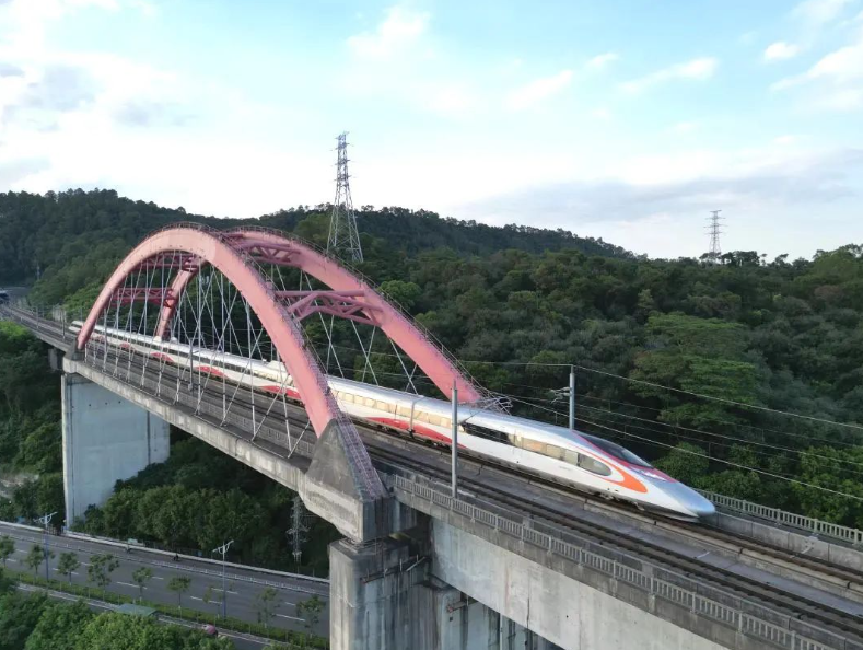 新推出的“行程灵活”产品，广深港高铁将于8月14日开始提供