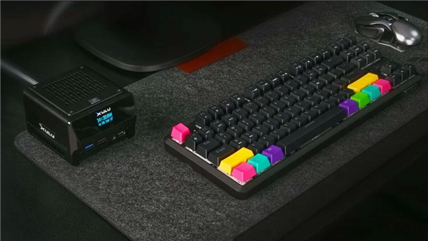 XUlu推出迷你主机XR1，搭载AMD锐龙7处理器，支持OLED数显屏