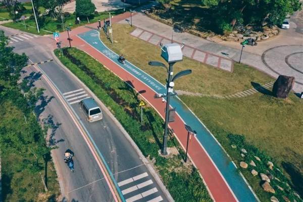太科幻!浙江出现5G北斗路灯杆:顶部无人机每天自动起飞巡检