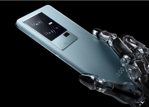 iQOO 11S超级闪充技术：12分钟充满电池 告别续航烦恼