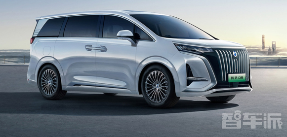 腾势汽车新发布腾势D9 DM-i 965尊享型，起价31.98万元