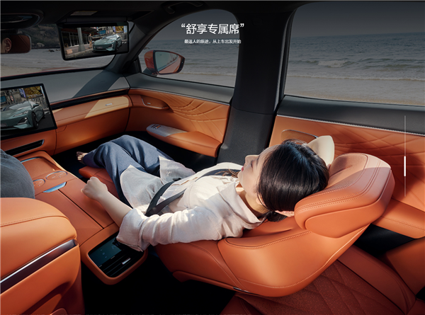 深蓝汽车全新车型深蓝S7正式下线发售,预订火爆