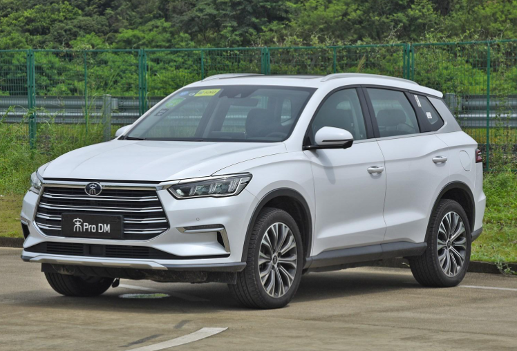 王传福：比亚迪两十年创新征程，突破500万辆新能源汽车里程碑