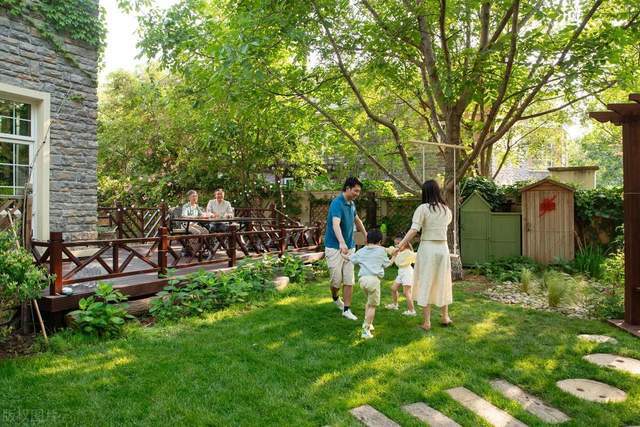 赋能选题探索：AI助手在经济学专业中的应用指南