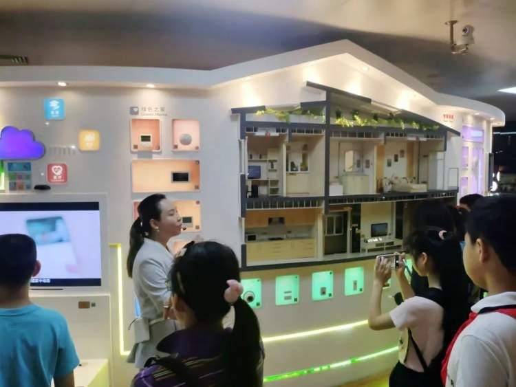 让科技畅想变为现实！普陀少年这样“玩转”人工智能