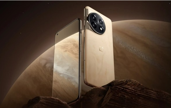 揭开一加12设计的窄边框和自适应刷新率特点!