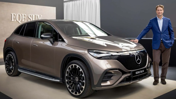 奔驰宣布：电动车将采用特斯拉充电标准 稳定定价与品牌价值成关键