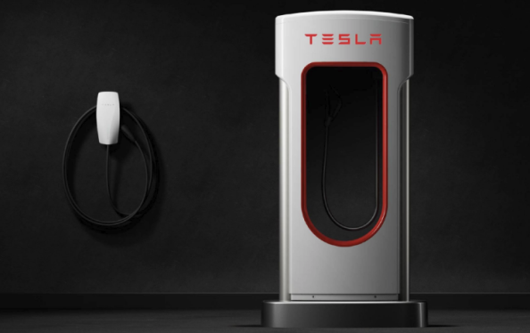 北美充电标准对决：CCS vs. 特斯拉NACS