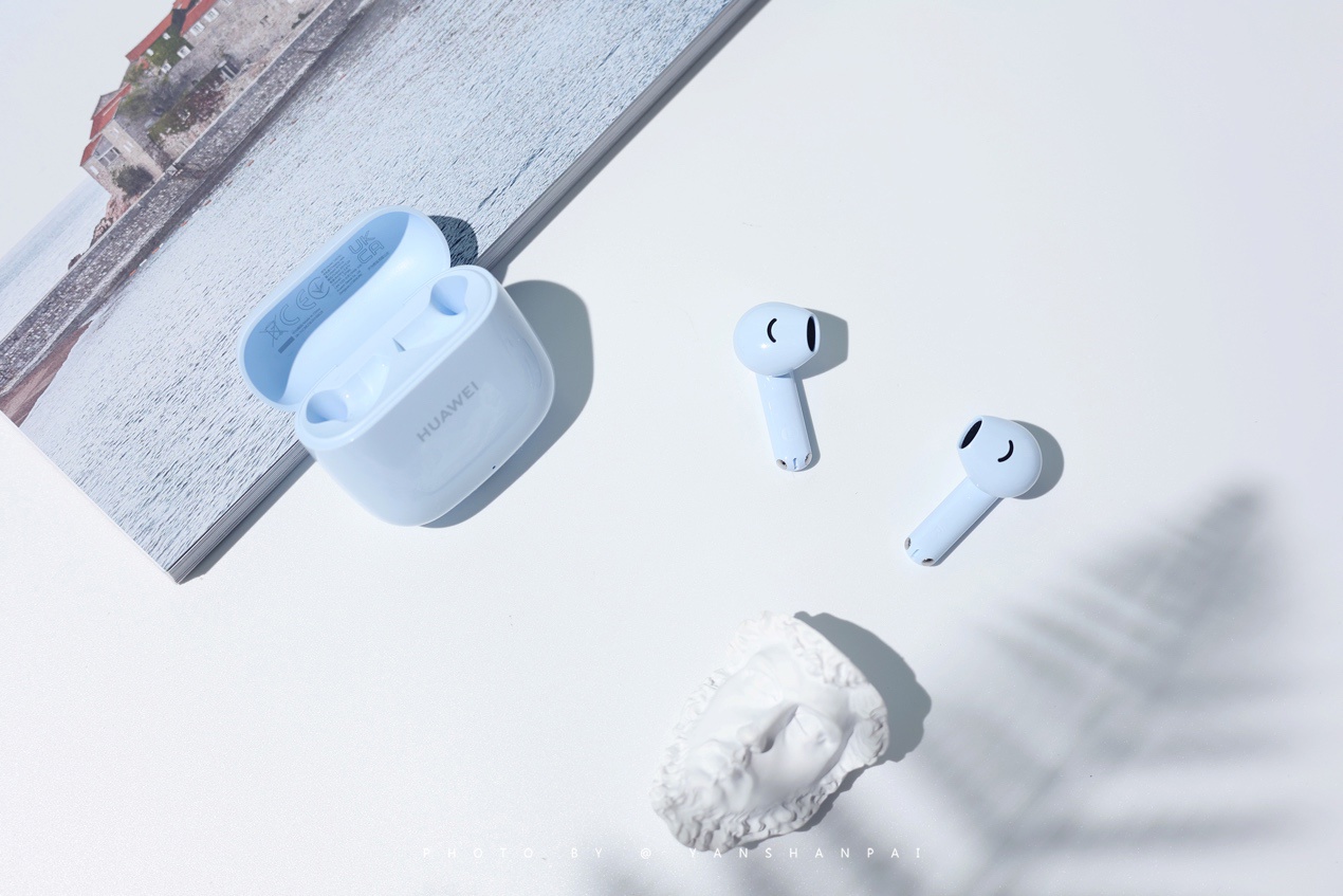 华为 FreeBuds SE 2 海岛蓝新色发布：提供超长续航和舒适佩戴的领先体验