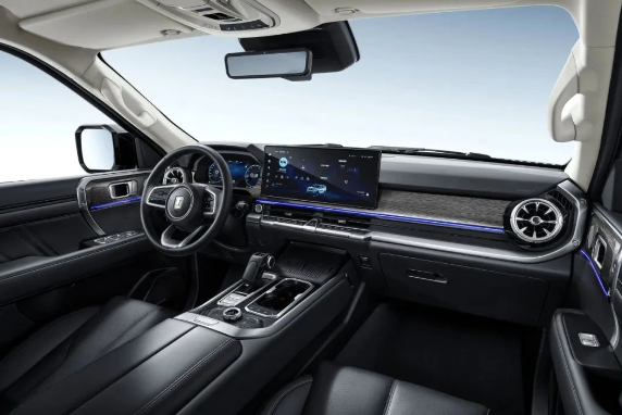 Hi4-T越野新能源坦克品牌在成都车展上引起期待