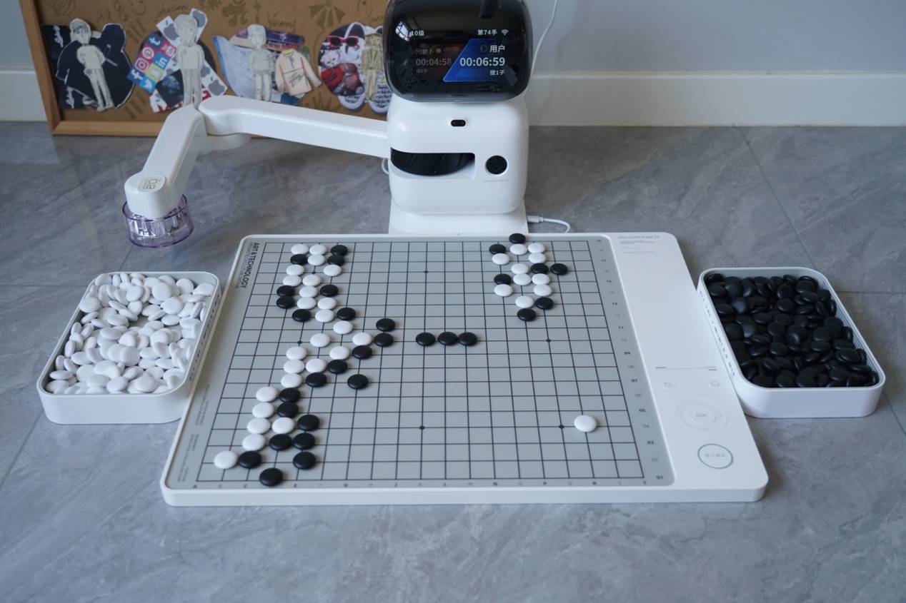 提升孩子围棋技能，体验“元萝卜SenseRobot”AI下棋机器人围棋版，成为围棋高手