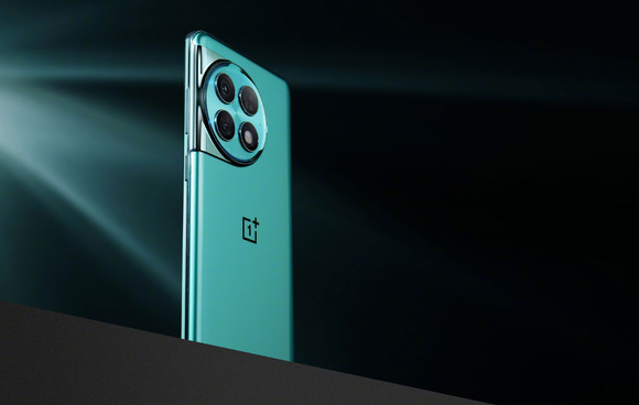 标题重写为：一加12推出16GB和24GB内存版本，续航与散热升级成亮点