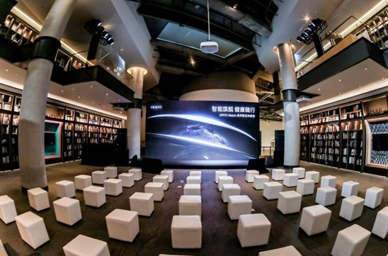 突破创新：智能手机引入