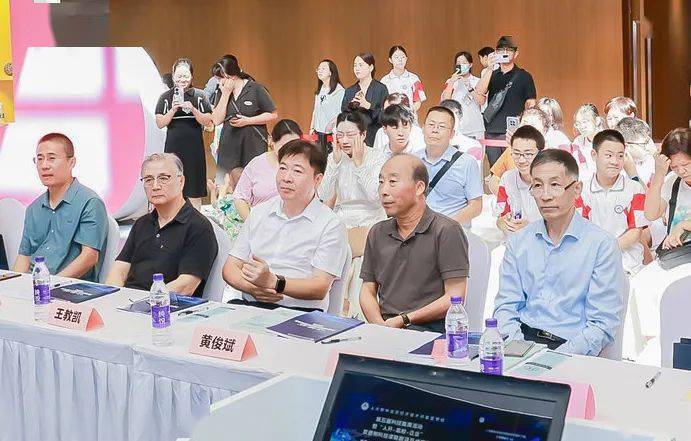 连续五届亮相世界机器人大会!这所学校的学生科技成果亮了