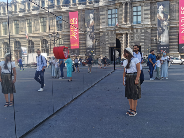 七夕情人节应急玫瑰闪现巴黎 DR钻戒引领中国传统情人节文化走向世界