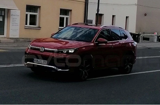 内饰细节曝光：2024款大众途观配备15.6英寸中控大屏