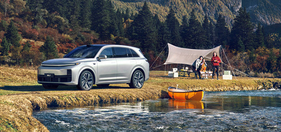 进藏自驾游者受惠于理想汽车的“进藏轮胎服务”活动,安心畅游高原