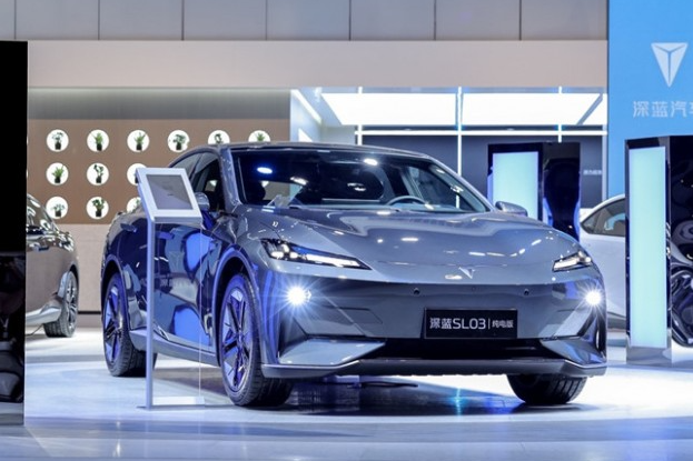 成都车展首发:深蓝SL03外观内饰全面升级