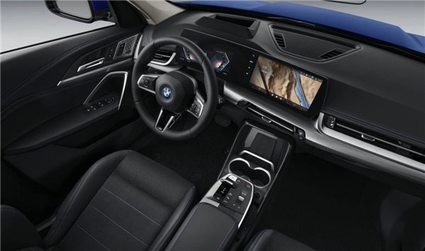 新能源崭露头角：宝马iX1电动SUV以出色表现稳坐王座