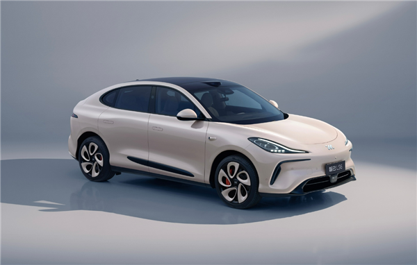 智己汽车创新发布:LS6引领智能驾驶体验,生成式大模型赋能