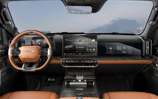 猛士科技亮相成都车展，首款车型猛士917正式亮相