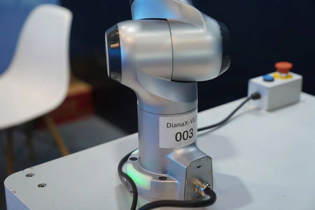 新品发布:思灵机器人推出适用于狭小空间的关节力控Diana3和Thor系列