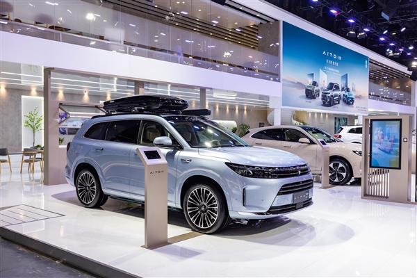 全新升级的问界M7现已开启预售，起价25.8万！