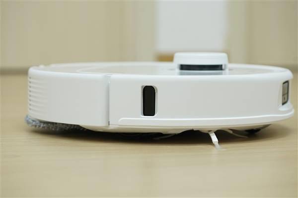 欣赏石头科技P10 Pro自清洁扫拖机器人，强大的7000Pa吸力！