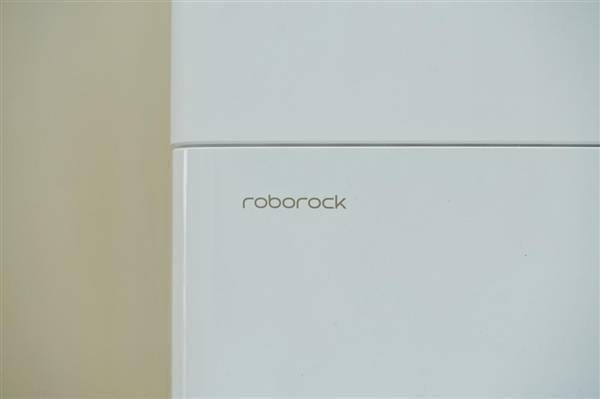 欣赏石头科技P10 Pro自清洁扫拖机器人，强大的7000Pa吸力！