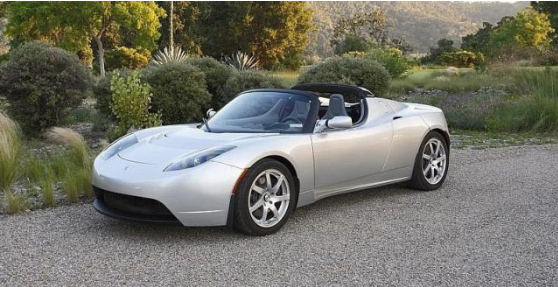 经过十年沉寂，稀有的特斯拉Roadster再度亮相