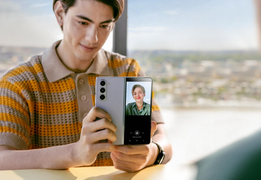 个性与精致融合:Galaxy Z Fold5引领Z世代潮流新趋势