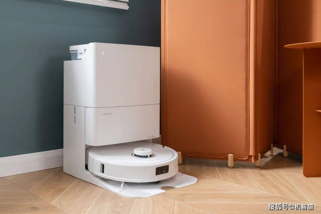P10 Pro石头自清洁扫拖机器人评测：机械臂全方位清扫无遗