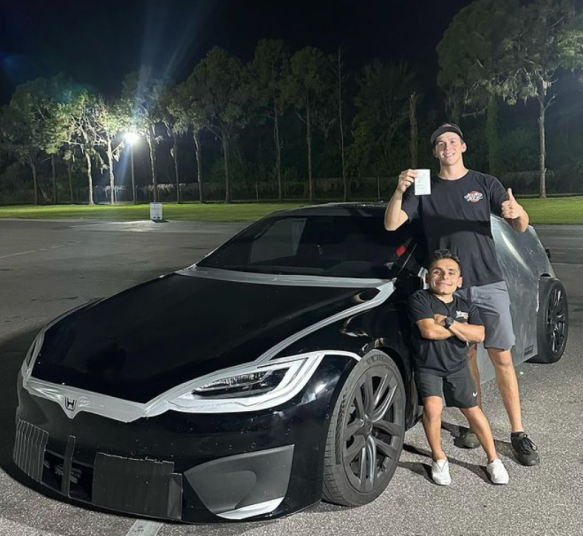 特斯拉Model S Plaid再次刷新纪录,以8.714秒的惊人速度亮相!