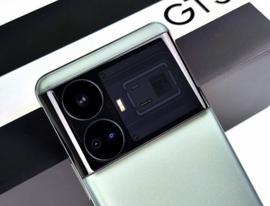 真我GT5摄影实力亮点：5000万像素主摄+卓越深海降噪技术