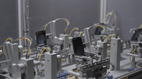 三星Galaxy Z Flip5再次提升耐用性，采用超薄柔性玻璃+装甲铝材料