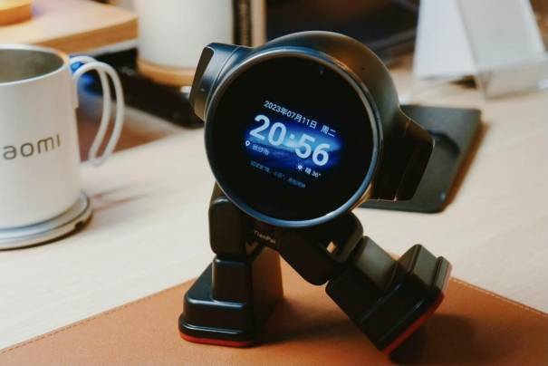 无限可能的创造力：乐天派桌面机器人的真智能