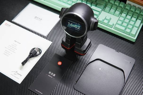 无限可能的创造力：乐天派桌面机器人的真智能